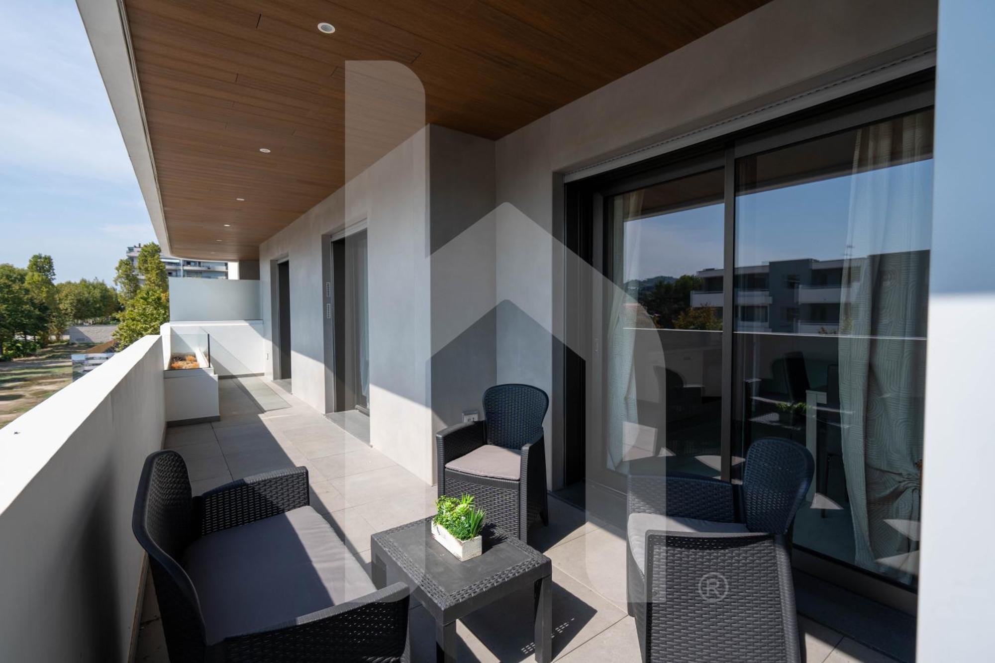 Homiday - Waterfront Монтесильвано Экстерьер фото