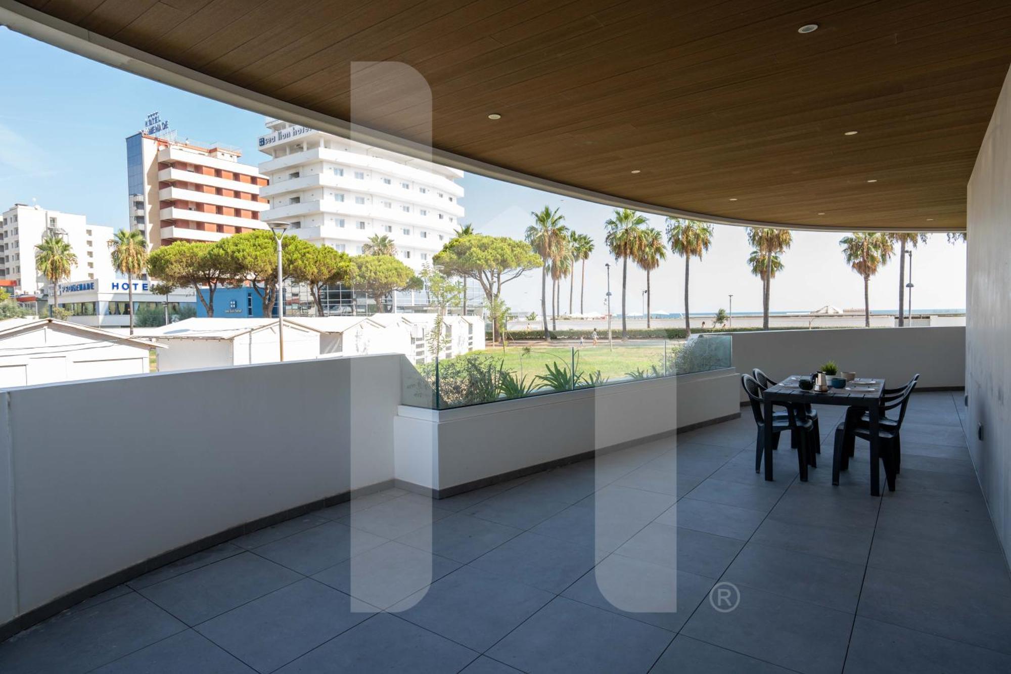 Homiday - Waterfront Монтесильвано Экстерьер фото